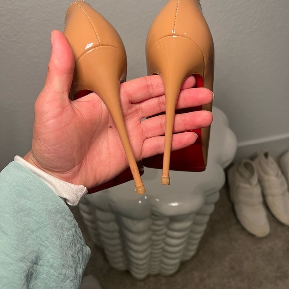 Christian Louboutin So Kate Patent Pointed Toe Pumps - Picture 7 of 15